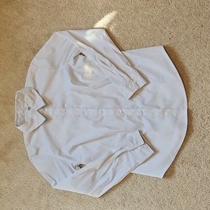 Size M woman's button down